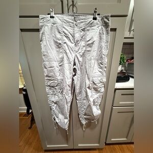 Madison Light Gray Capris Cargo Pants for Women’s Size 10 (NWOT)